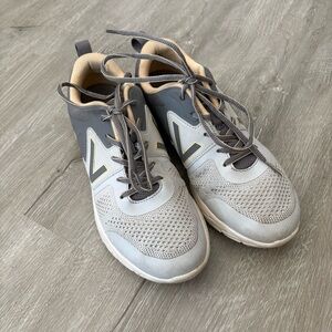 Women’s Size 7.5 Vionic Energy Sneakers Vapor